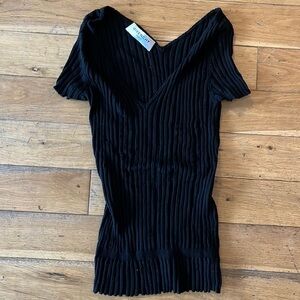 GIVENCHY PARIS size medium ribbed black knit v neck t shirt